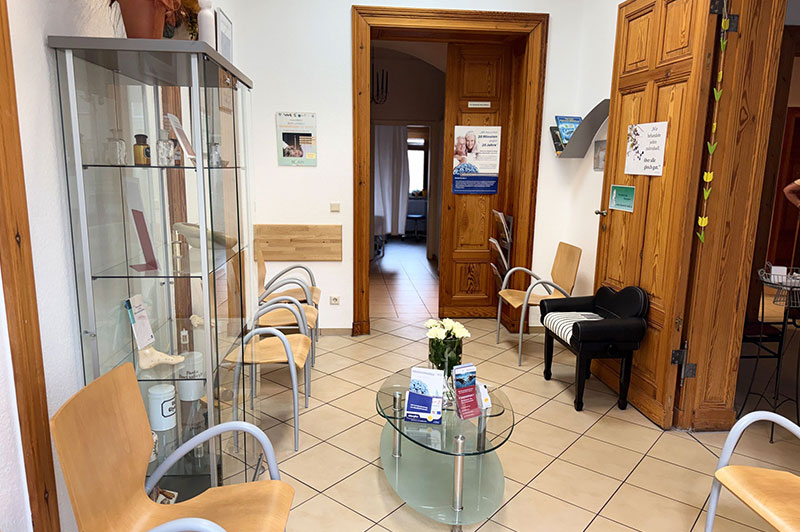hautarzt-halle-millner_wartezimmer-1_cropped